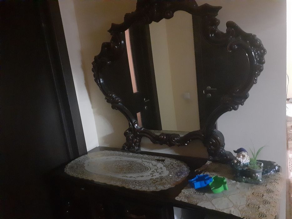 Spalni garnitur sotiladi,shkaf,Spalni,oyna,2 tumba