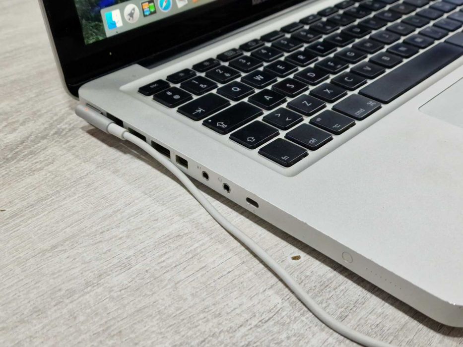 MacBook (13-inch, Aluminum, Late 2008)