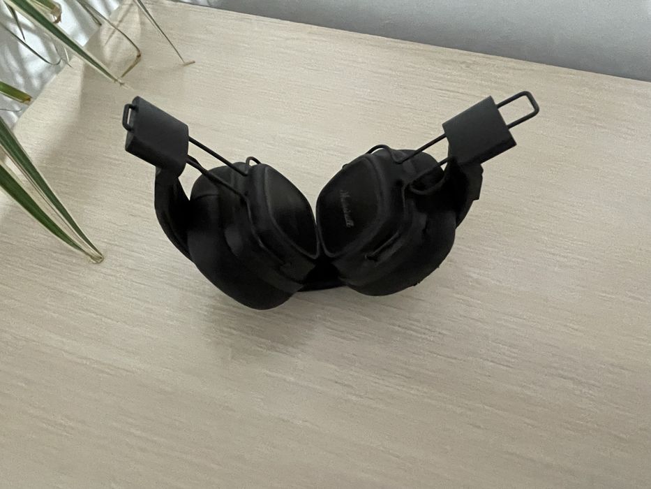 Продаю наушники-гарнитуру Marshall 4.