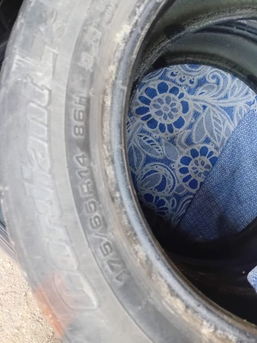 Продам покрышки на 14