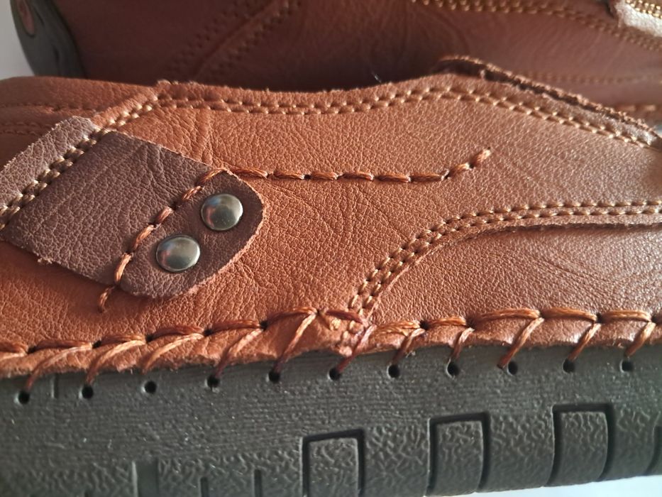 Леки мъжки мокасини