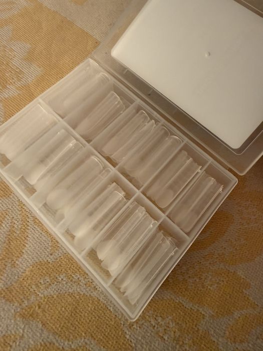 Produse profesionale unghii LNB – gel UV, bază, top – NOI