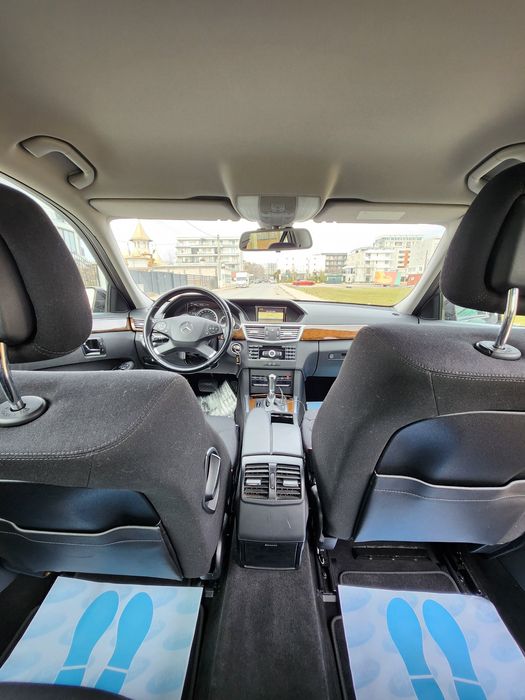 Vand Mercedes E class îngrijit exemplar