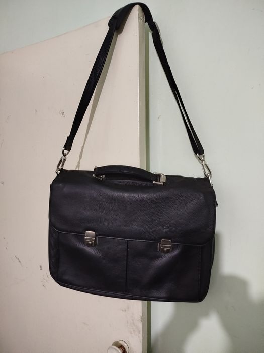 Продам кожаные сумки.