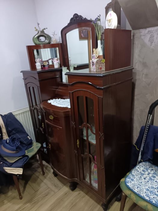 Mobila veche 2 corpuri