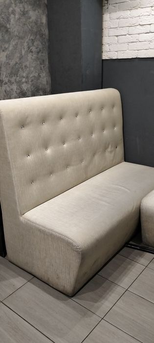 Продам диваны для кафе