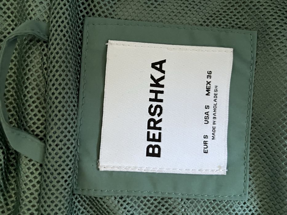 продам ветровку.