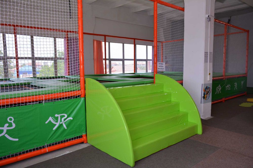 Vand echipamente loc de joaca: modular, traseu Ninja, trambuline