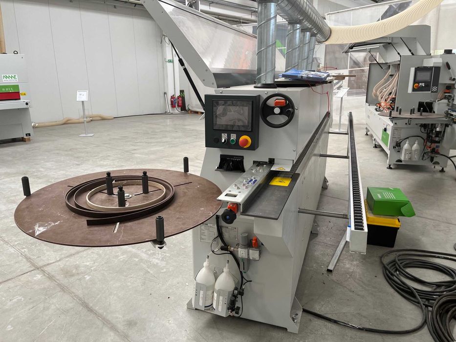 Нова кантираща машина Biesse Akron 1130