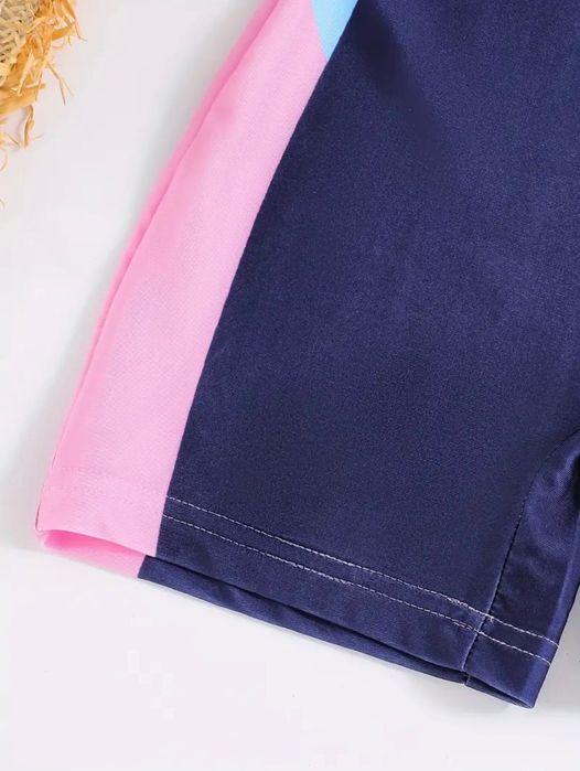 Costum de baie pentru fetiță 9-10 ani. Înălțime 140 cm.