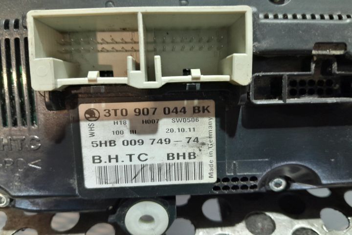 Comanda AC 3T0907044BK 3T0907044BK Skoda Octavia a 2-a generatie (fac