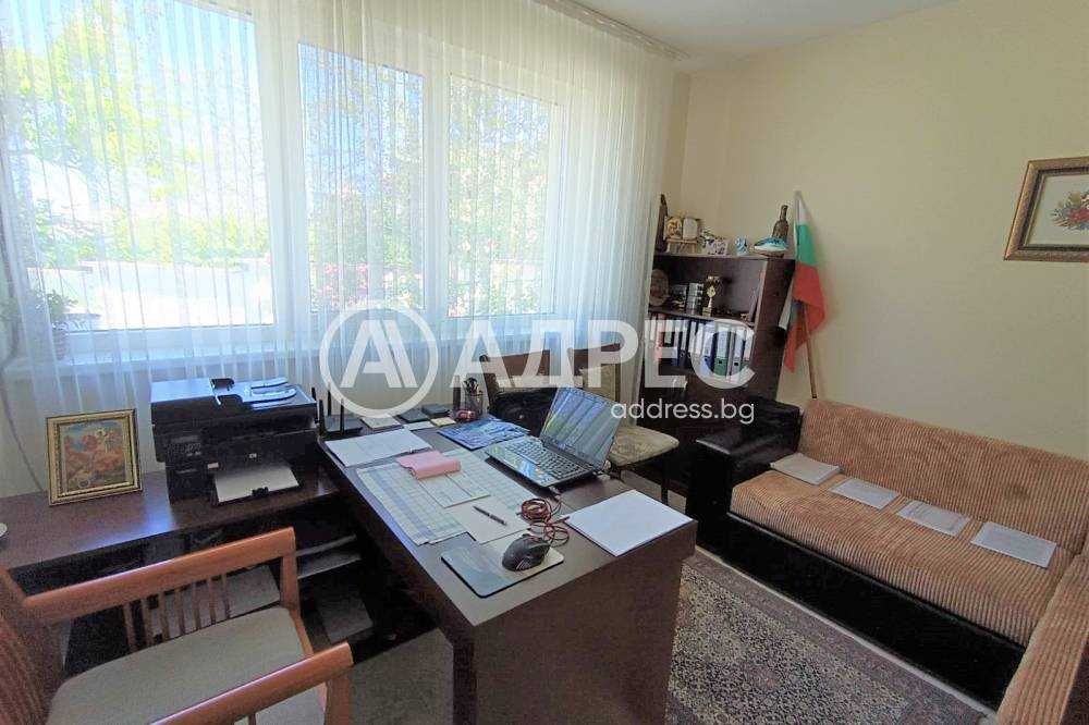 Продава се Къща в Разград, Житница - 463 кв.м за 1404 €/кв.м - Снимка #13