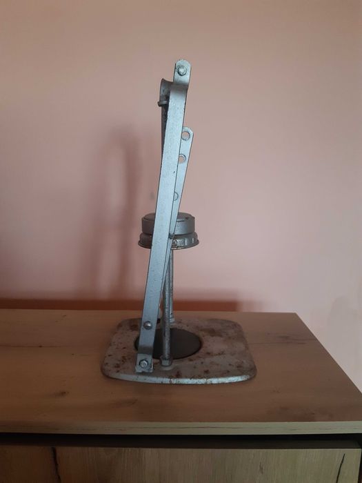 Лосотова затварачка за буркани и шишета тип Омния, ретро