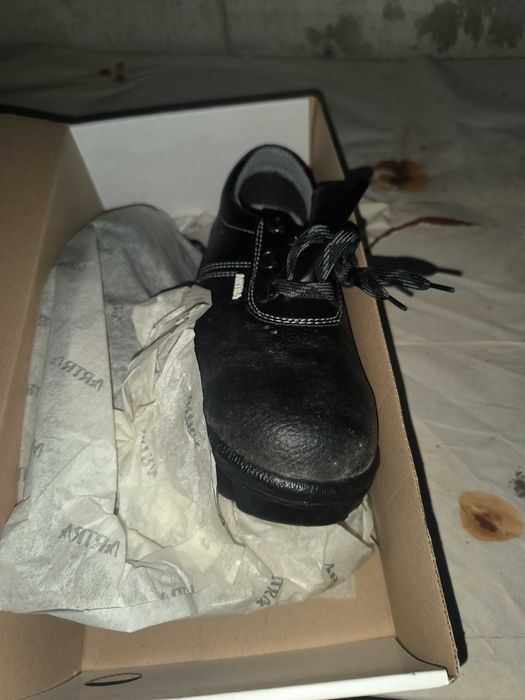 Bocanci și sandale de protectie mărimea 44 40 39 40