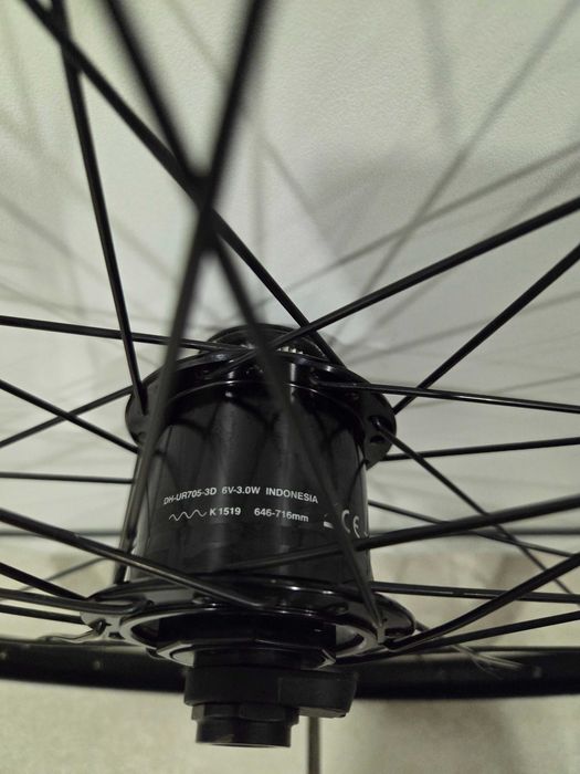 Капли за велосипед 28 цола Bontrager с динамо главина Shimano