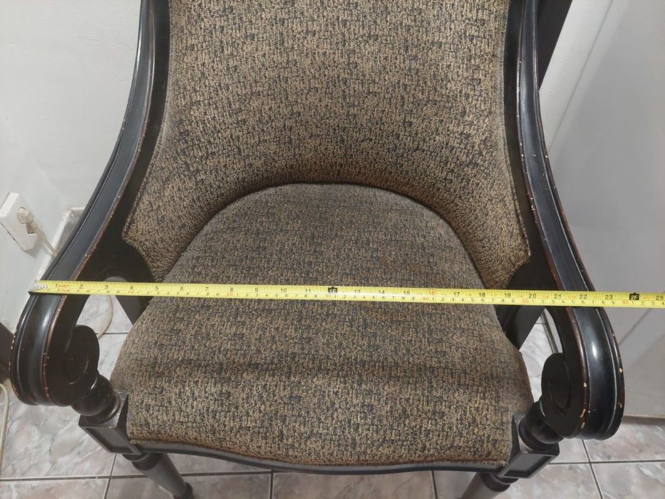 Vand 4 fotolii din lemn masiv