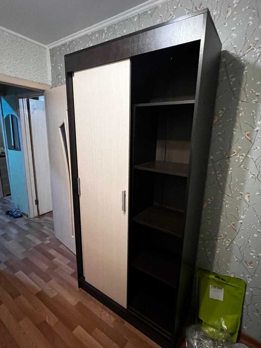 Мебель - шкаф - компактный, был собран 2 раза всего