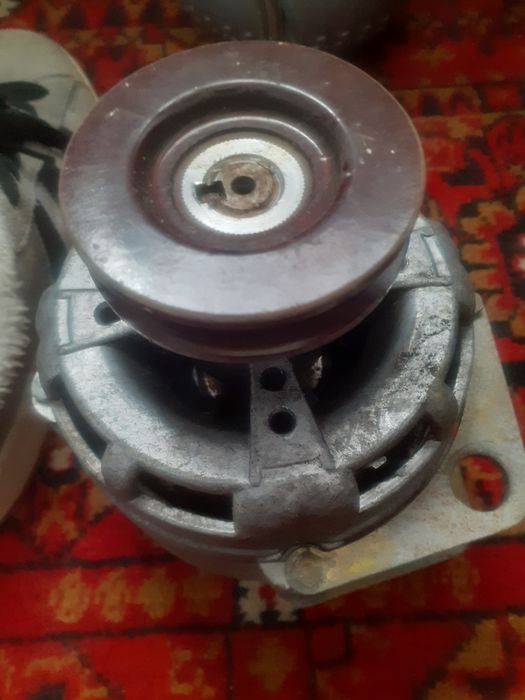 Продам моторчик советский рабочий