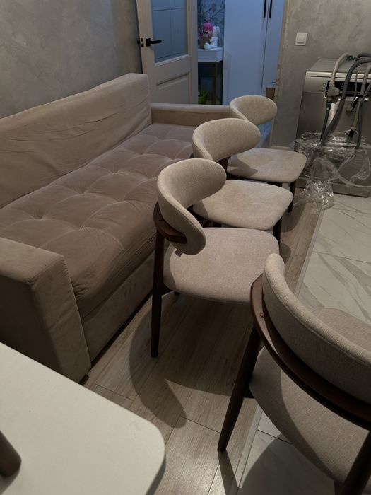 Срочно продам 4 или 9 стульев