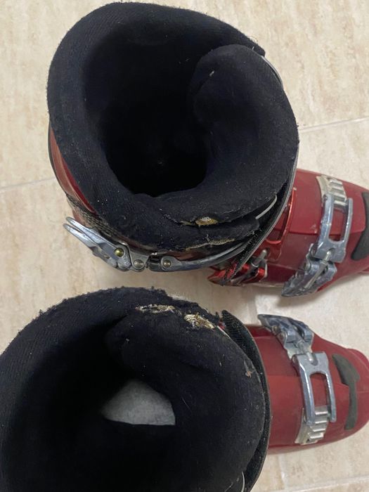 Ски обувки и ски