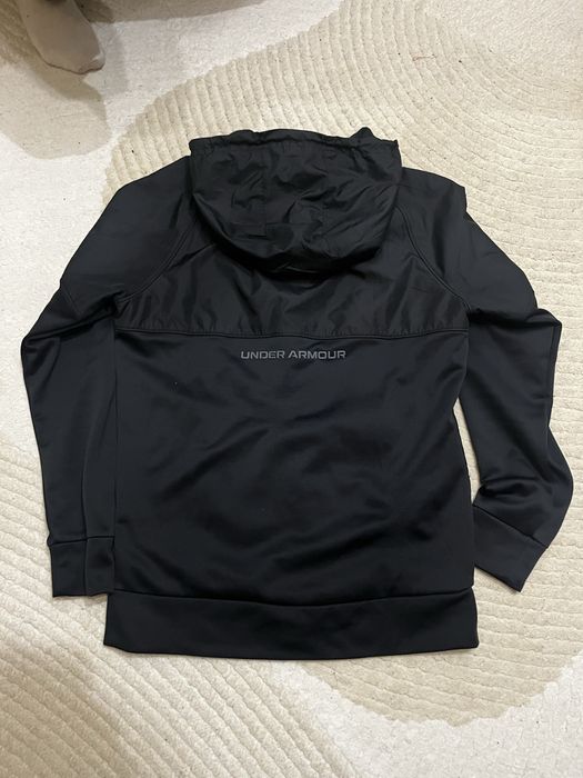 Under Armour суичър