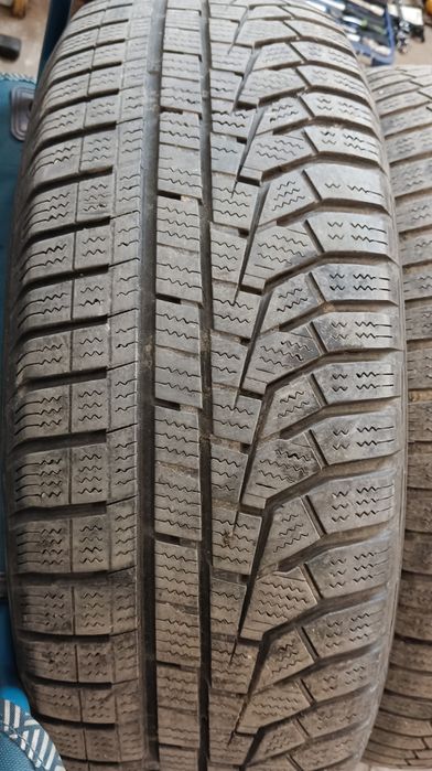 Зимни гуми 215/70/16