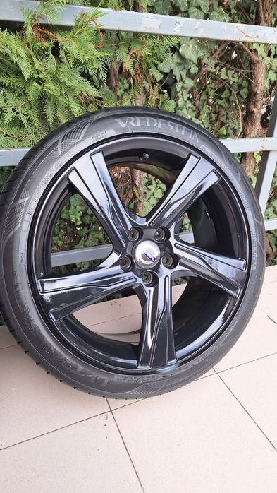 Jante Ixion 18' volvo 235/40/18