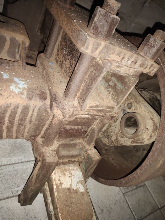 Ось для прицепов