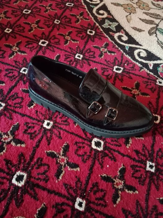 Красивый Чёрный туфли