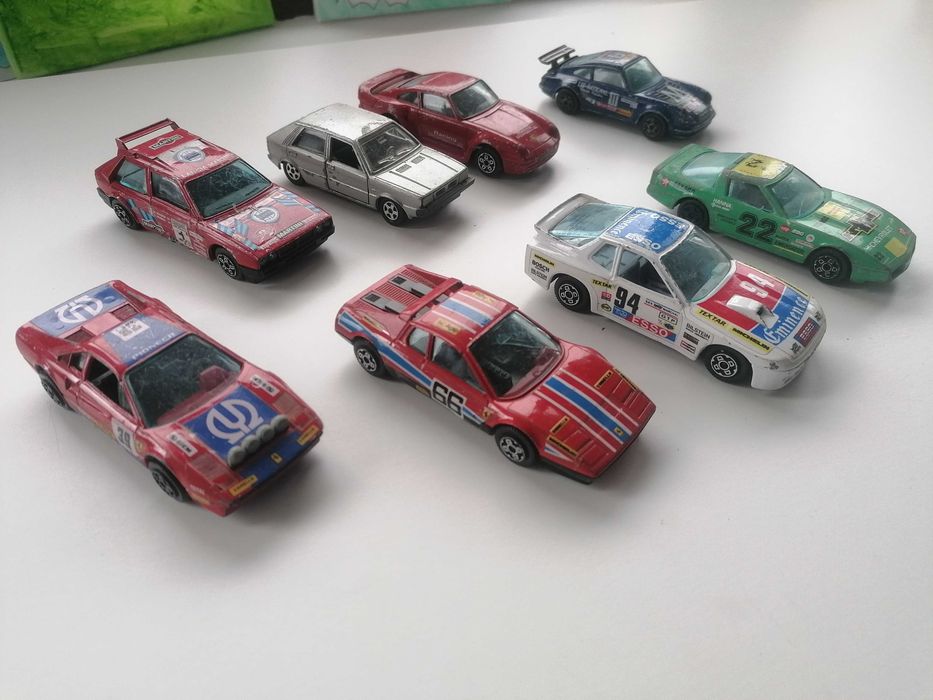 Machete Burago 1/43 vechi