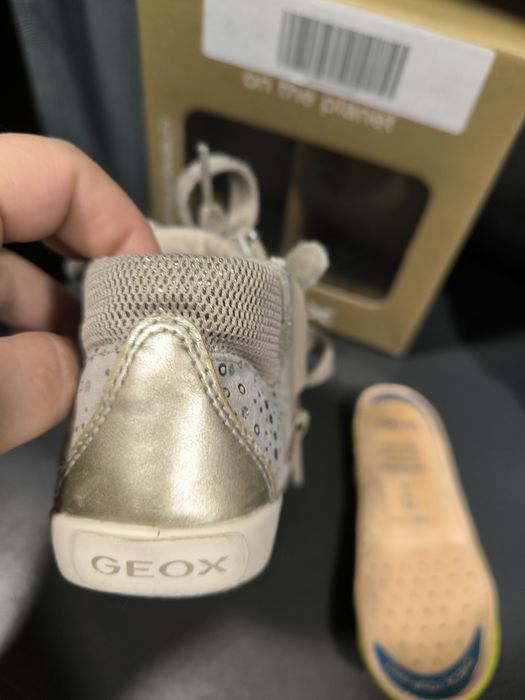 Маркови обувки за момиче 19-21 номер - Geox, Converse, Kickers, Apawwa