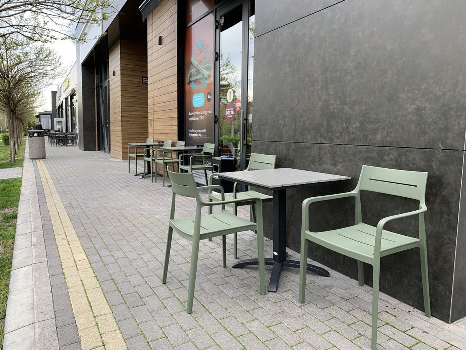 Маси и столове JYSK подходящи за гранида