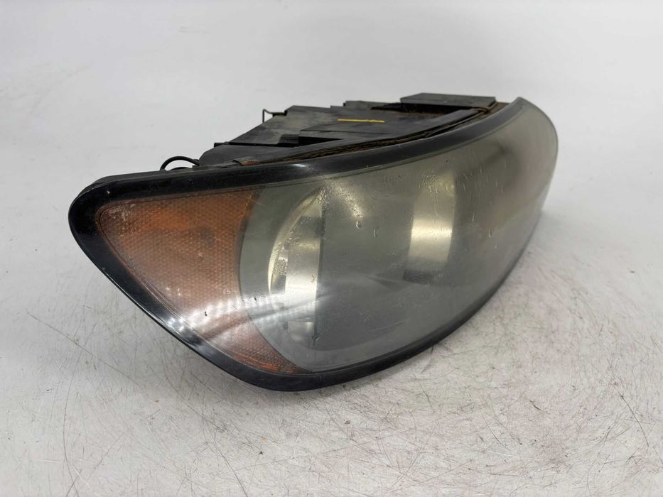 Far dreapta Volvo S40 an 2005