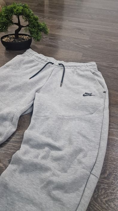 Pantaloni de trening Nike Tech