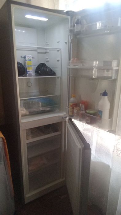 Сотилади холодильник