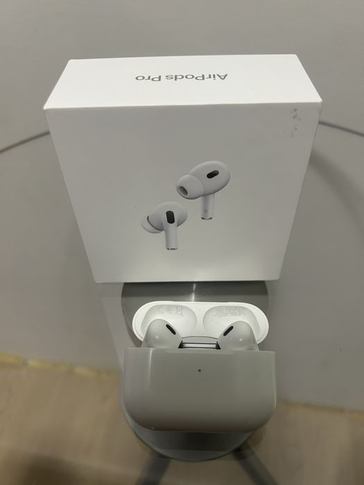 Airpods Pro (2 and Gen)