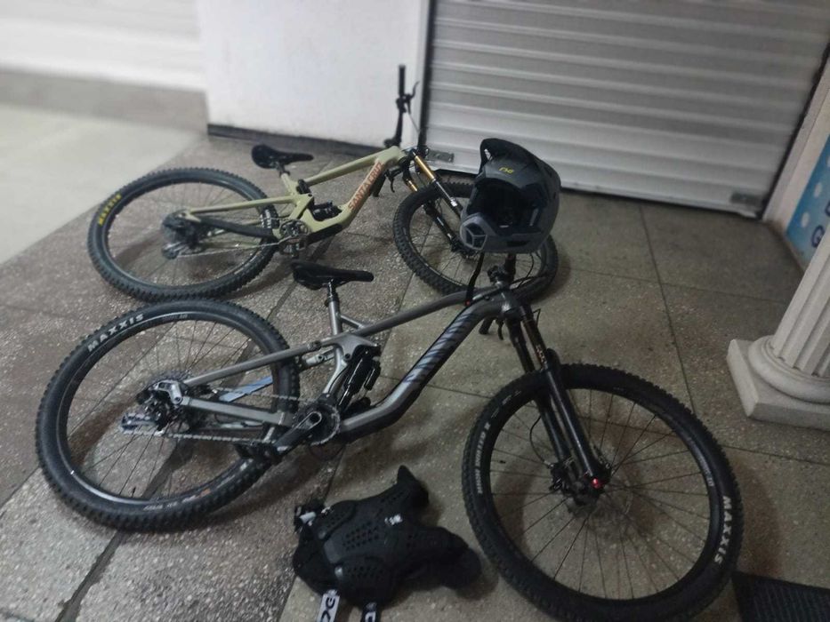 Bicicleta full suspension Canyon