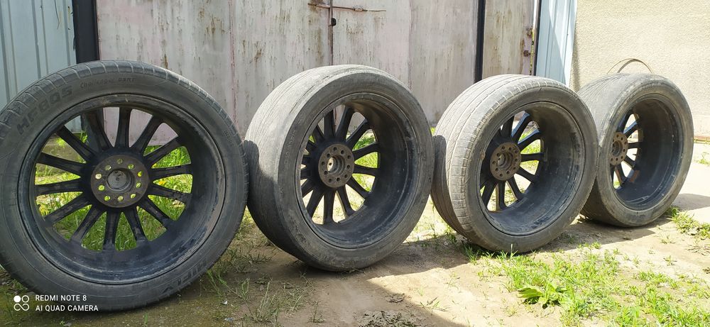 Диски вместе с резиной.