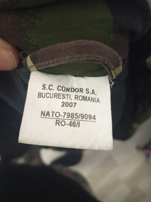 Geaca armata groasa rezistenta la ploaie