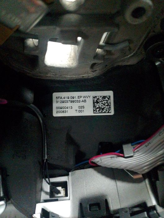Оригинален мултифункционален волан от Seat Leon 5F – визия + удобство + контрол