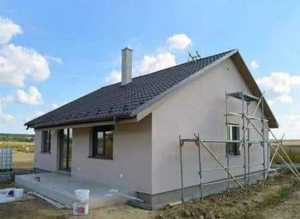 Vând casă din structură metalică și panouri sandwich