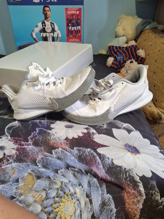 Nike Kobe Mamba Fury – White / Wolf Grey – mărimea 42 – ORIGINALI