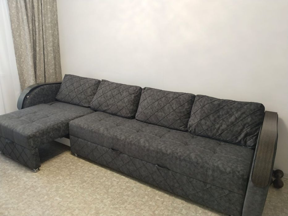 Диван год пользуюсь