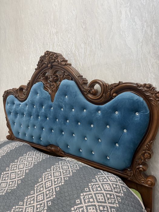 Кровать для спальни