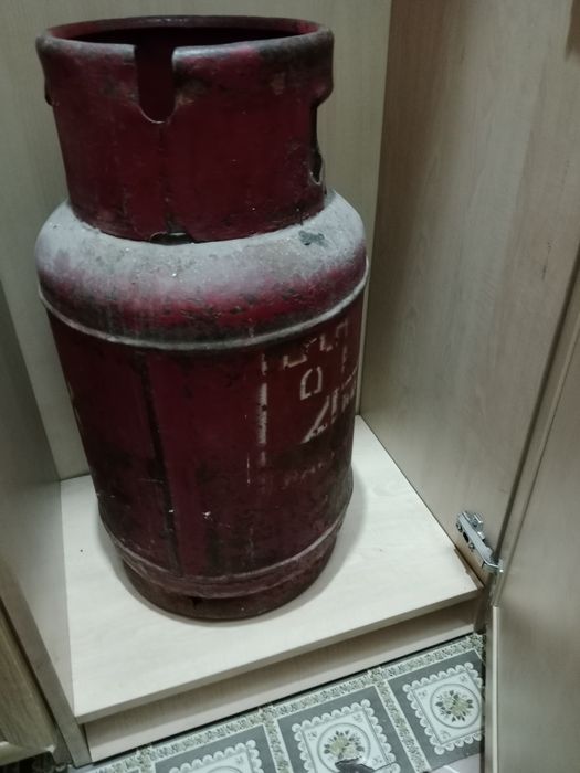 Продам газ балон