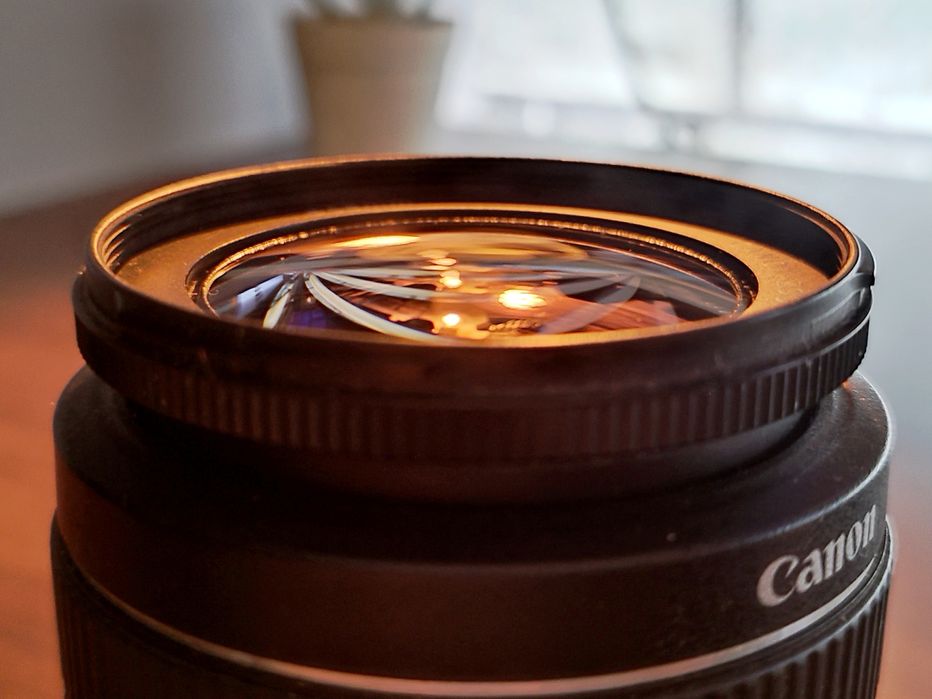 Aparat foto Canon 2000D + Obiectiv 18-55mm + accesorii