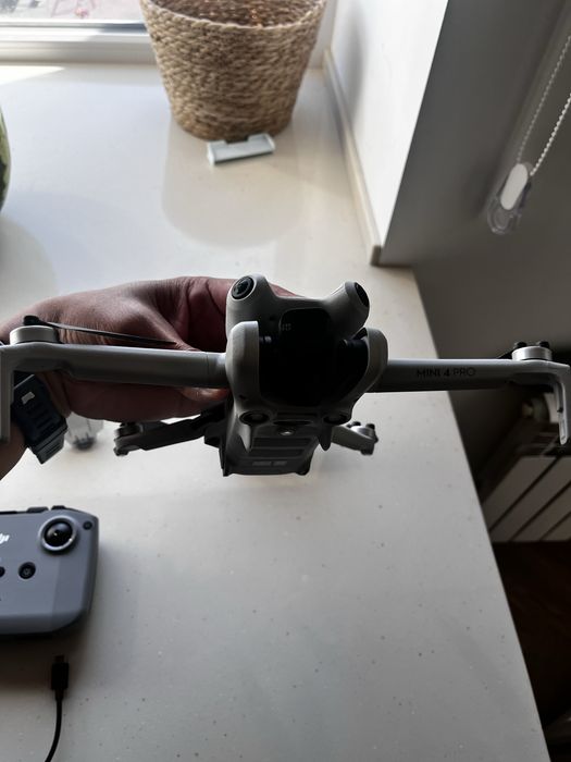 Продам дрон Дрон DJI Mini 4 Pro RC-N2 белый
