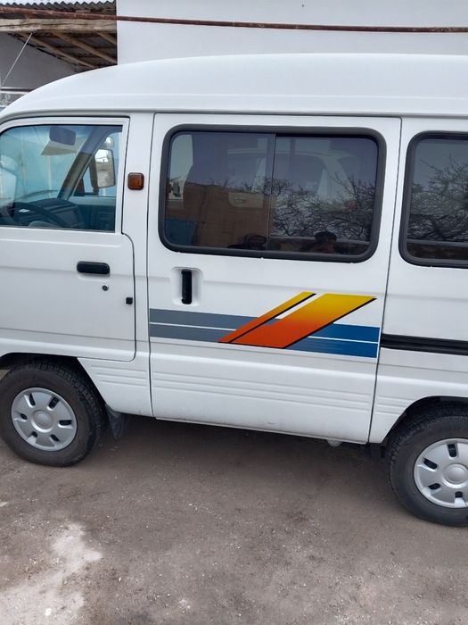 Yili. 2025 probeg 3.600. Gaz .propan. Polik chexol  qilingan