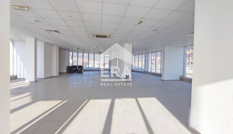 Продава се Заведение в Благоевград, Идеален център - 430 кв.м за 989 €/кв.м - Снимка #1