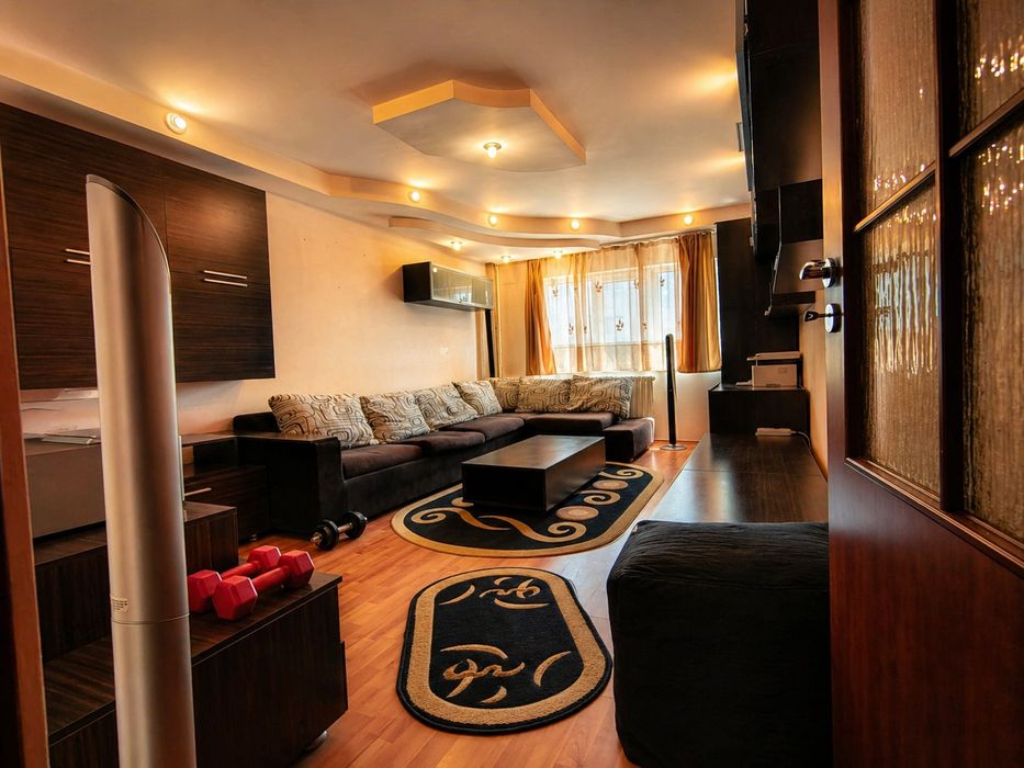 Vând apartament în Drobeta-Turnu-Severin central decomandat et 2 parcare 2 camere zona Linzz Babeș
